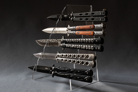 Stojak ekspozycyjny na noże BSH ADVENTURE S2