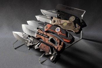 Stojak ekspozycyjny na noże BSH ADVENTURE S4